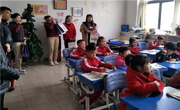 新天际幼儿园到石家庄康福外语学校体验康福课堂图片