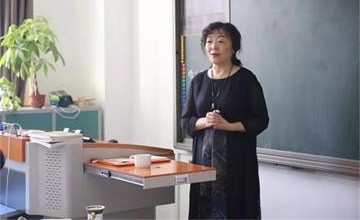 特级教师王文丽到芳草外国语学校交流图片