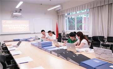 龙华区教育局到深圳万科双语学校进行校园安全与心理健康检查图片