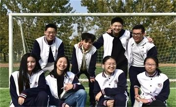 北京中育贝拉国际高中家长专访 | 因为孩子，我们有幸遇见图片
