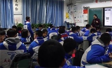 成都七中国际部双语教师采访：与学生共进步的“双语教学达人”图片