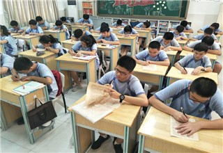深圳市宝安区中英公学初三年级举行古诗词默写竞赛图片