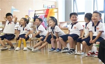 7.18开放日 | 游泳，戏水，郑州英迪国际学校幼儿园邀您酷爽一夏图片