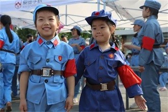 北京爱迪国际学校红星闪闪，与爱同行，小小红军庆党生！图片