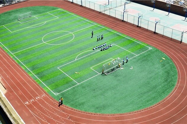 北京爱迪国际学校体育场图片