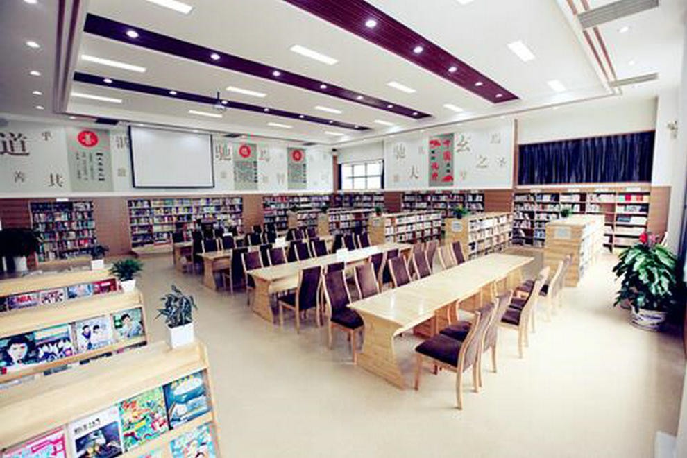 北京二十一世纪学校图书馆03