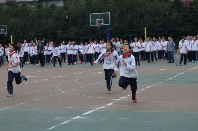 四川师范大学附属中学国际部体育节团体项目比赛图片01
