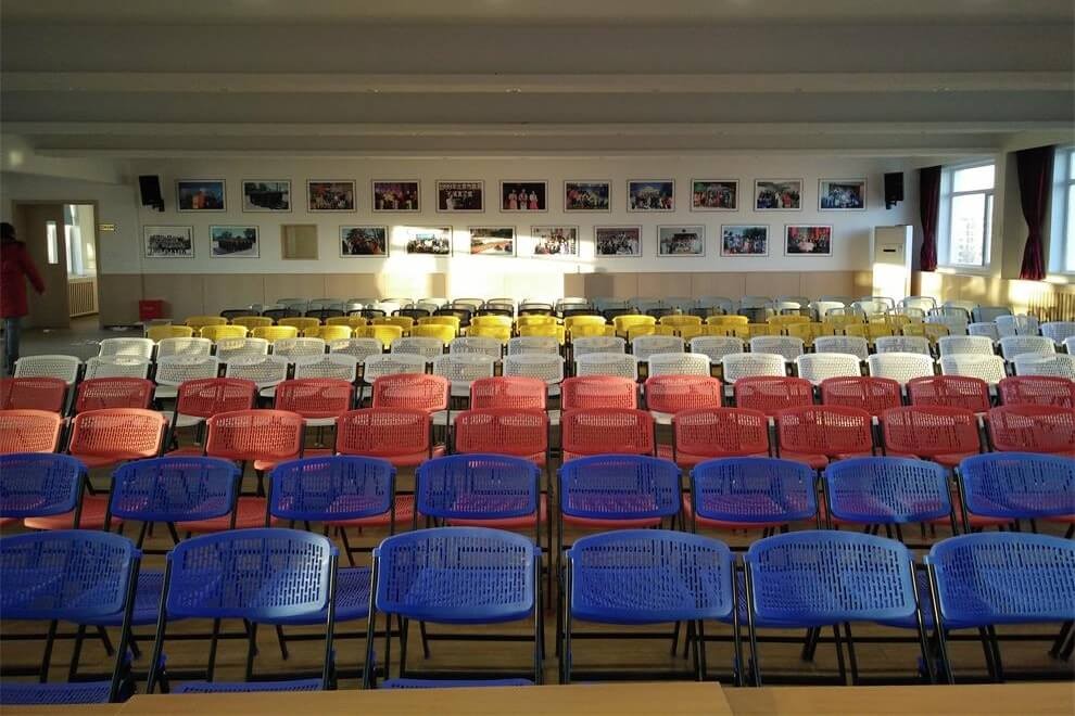 北京新桥外国语高中学校会议室图片