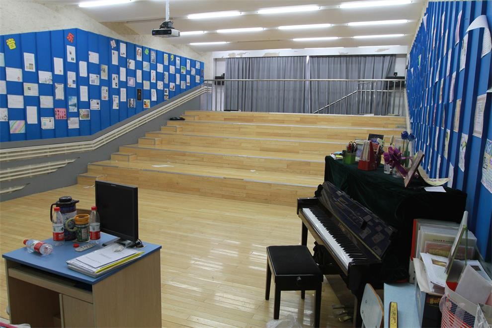 北京市八一学校国际部钢琴室
