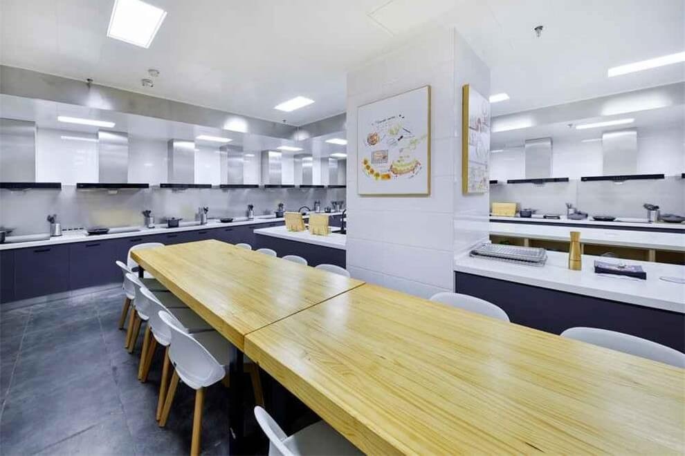 北外附属龙游湖外国语学校烹饪教室图片02
