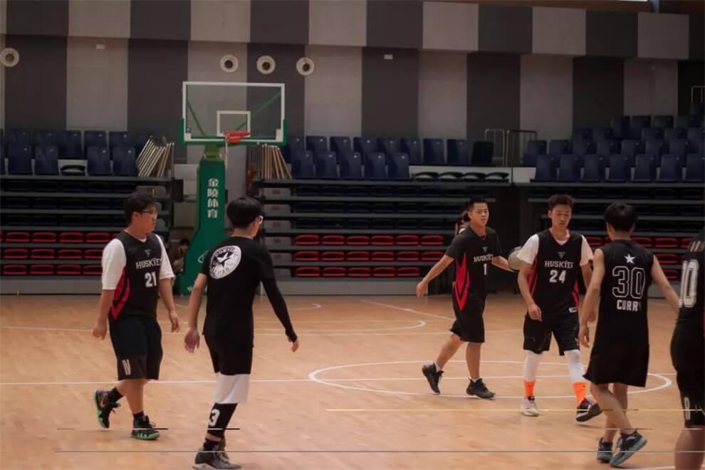 上海蒙特奥利弗学校篮球赛图片01