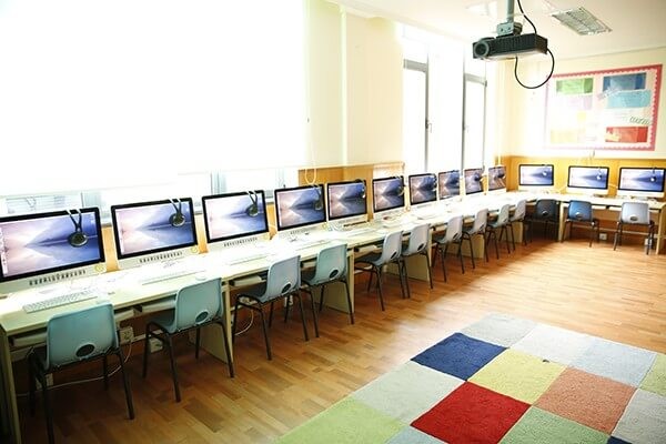 上海德威外籍人员子女学校幼儿园计算机教室