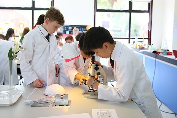 上海德威外籍人员子女学校小学部实验室