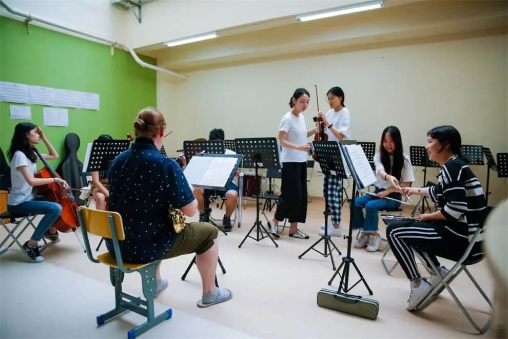 上海虹桥国际外籍人员子女学校音乐教室图集