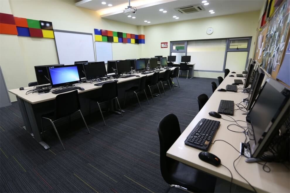 上海协和双语高级中学计算机室