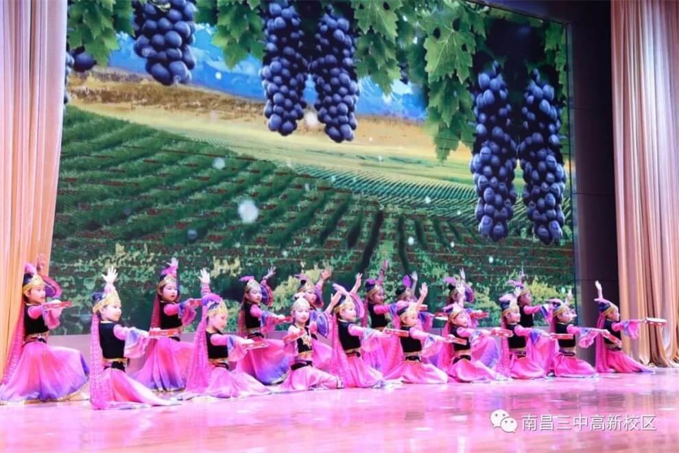 南昌市第三中学国际部民族舞图集03