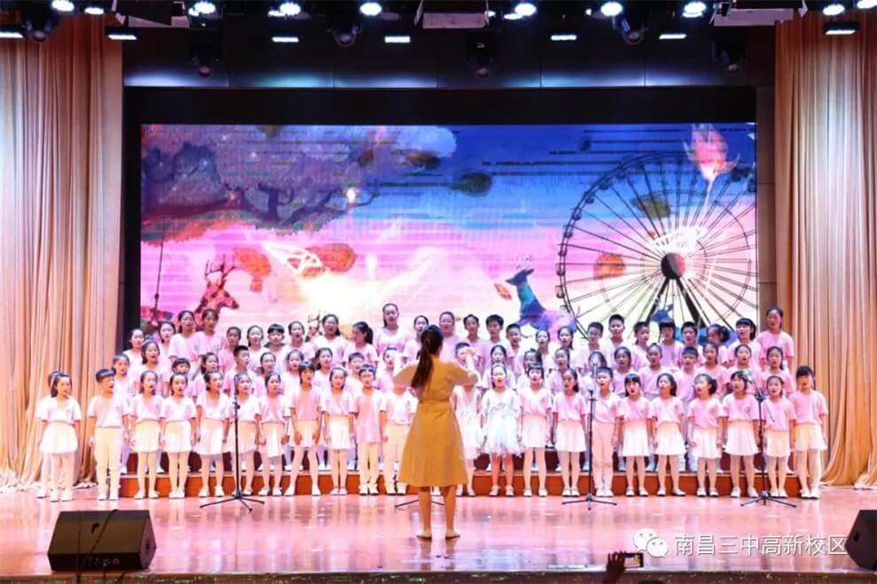 南昌市第三中学国际部合唱团图集