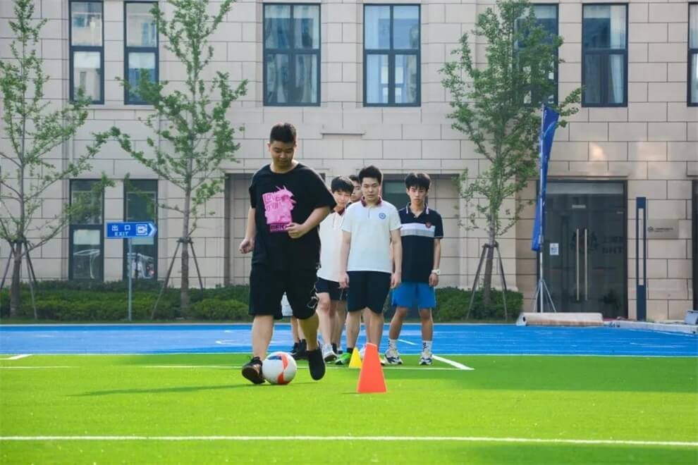 上海高藤致远创新学校足球场图片03