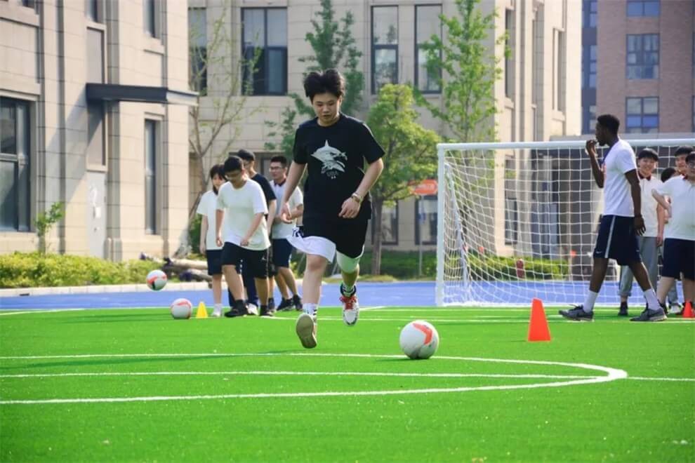 上海高藤致远创新学校足球场图片05