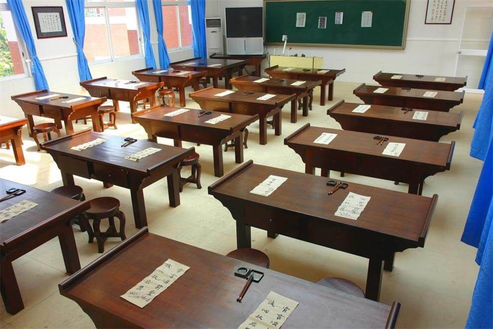 广州市增城区凤凰城中英文学校书法教室图片