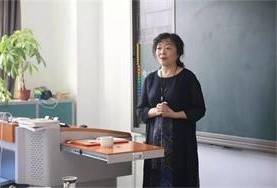特级教师王文丽到芳草外国语学校交流图片