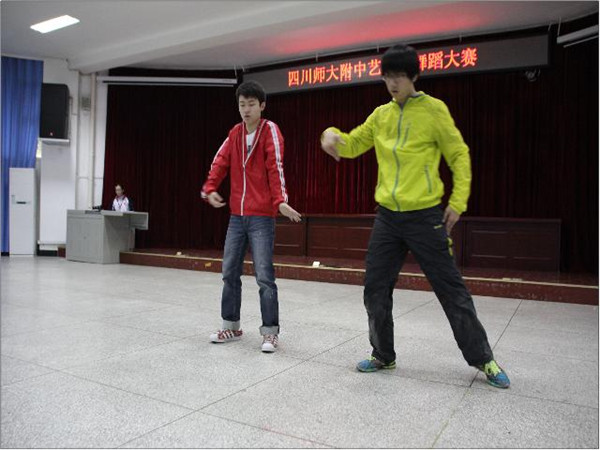 四川师大附中国际部艺术节举行舞蹈比赛图片03