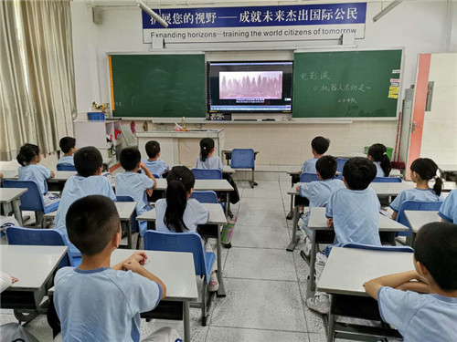 深圳宝安区中英工学组织学生通科技学习知识图片