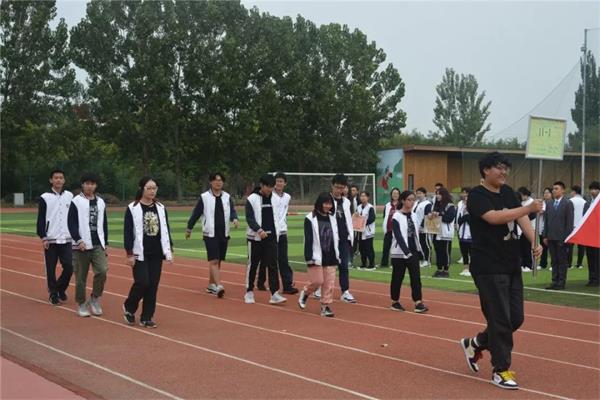 北京中育贝拉国际高中运动嘉年华图片4