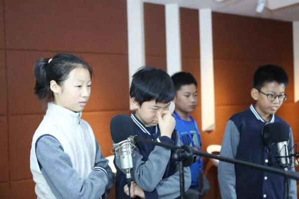 北京市中芯学校五年级中国影视大乐园社会实践活动图片1