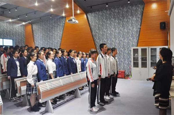 南京十三中国际高中月光诗会图片3
