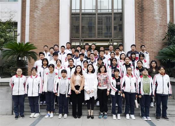 南京十三中国际高中学生参观省台幕后活动图片4