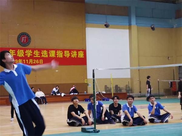 深圳市石岩公学国际部羽毛球比赛图片