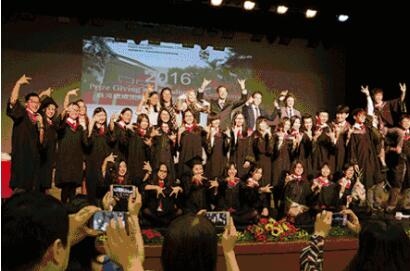 珠海德威国际高中合唱图片
