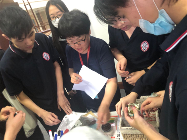 上海诺科学校开展“品端午，传文明”主题班会活动