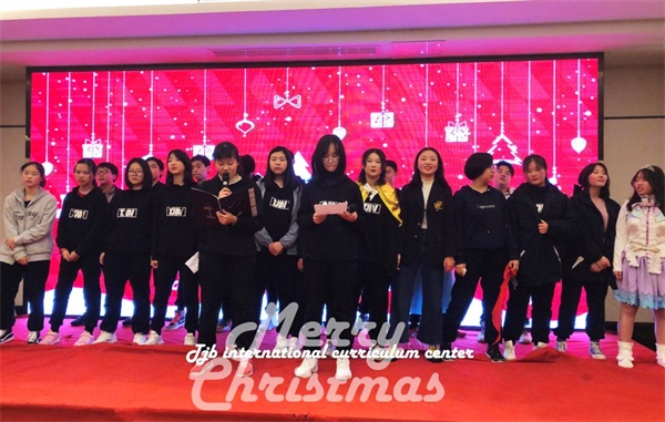 上海田家炳中学国际课程中心：圣诞欢畅，幸福安康！