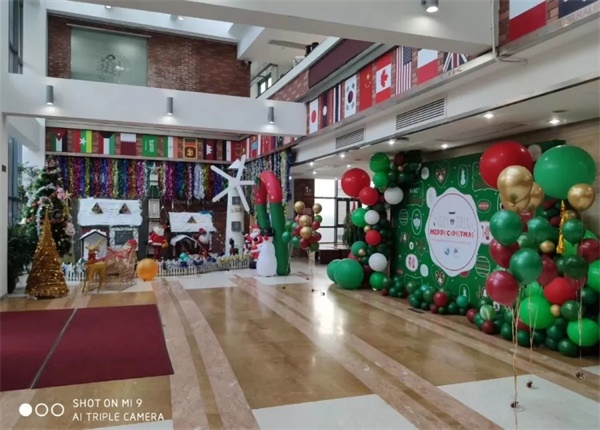 上海市进才中学国际部“2019圣诞狂欢日”活动图片1
