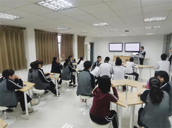 上海建平中学国际课程教学中心书法交流活动图片