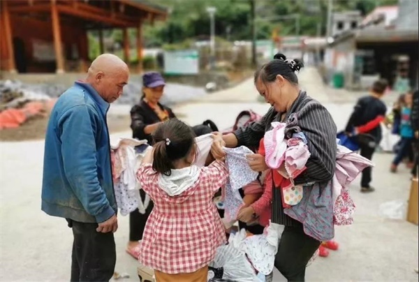 上海浦东新区民办惠立幼儿园为爱前行之“旧衣物捐助活动”