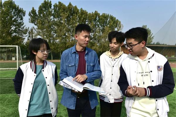 北京中育贝拉国际高中家长专访图片3