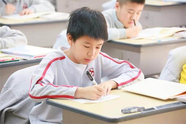 北京爱迪国际学校小学数学教学图片1
