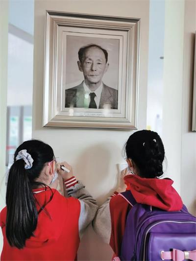 武汉外国语学校美加分校科技体验之旅图片3