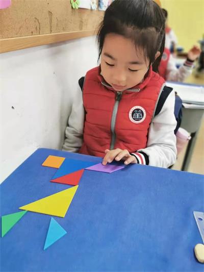北京市中关村外国语学校小小七巧板，快乐大比拼图片1