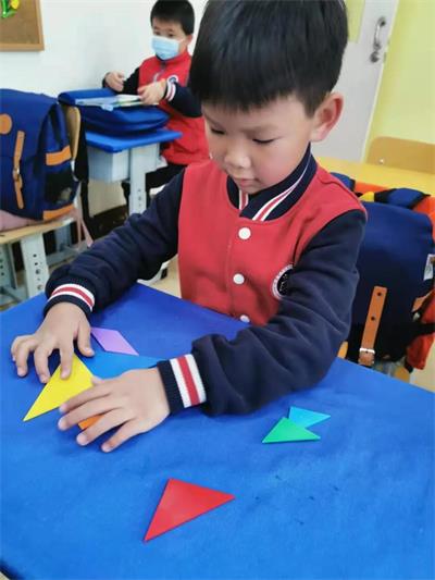 北京市中关村外国语学校小小七巧板，快乐大比拼图片2