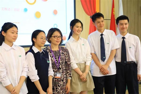 2021年上海世界外国语中学科技节展示活动图片10