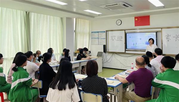 广州市香江中学国际部召开2021学年第二学期期中家长会图片3