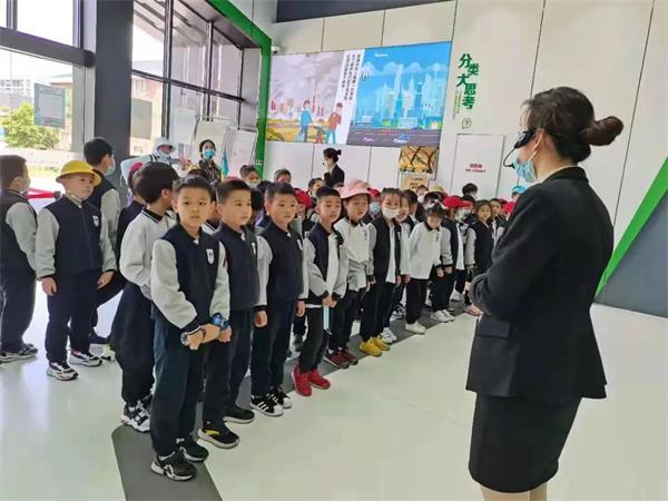 上海帕丁顿双语学校小学部春游活动图片1