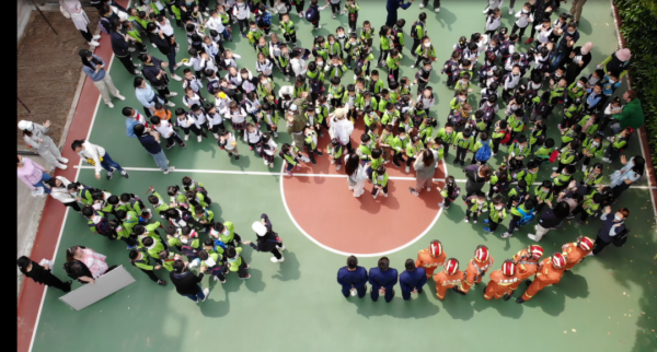 上海常青藤学校学子致敬逆行英雄消防体验活动图片13