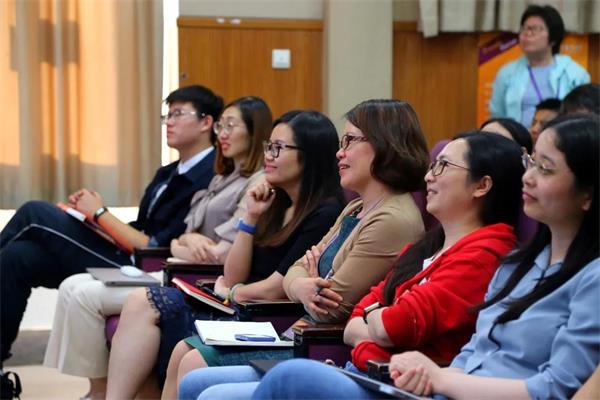 上海世界外国语中学国际部高中社团发展微论坛图片1