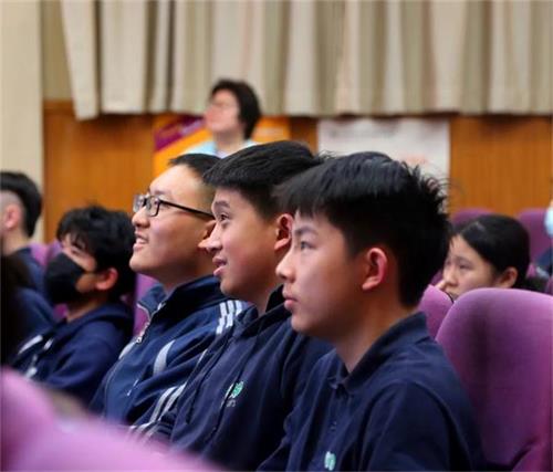 上海世界外国语中学国际部高中社团发展微论坛图片3