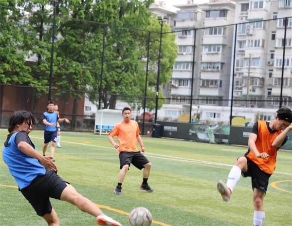 上海光华学院美高校区足球友谊告别赛图片4